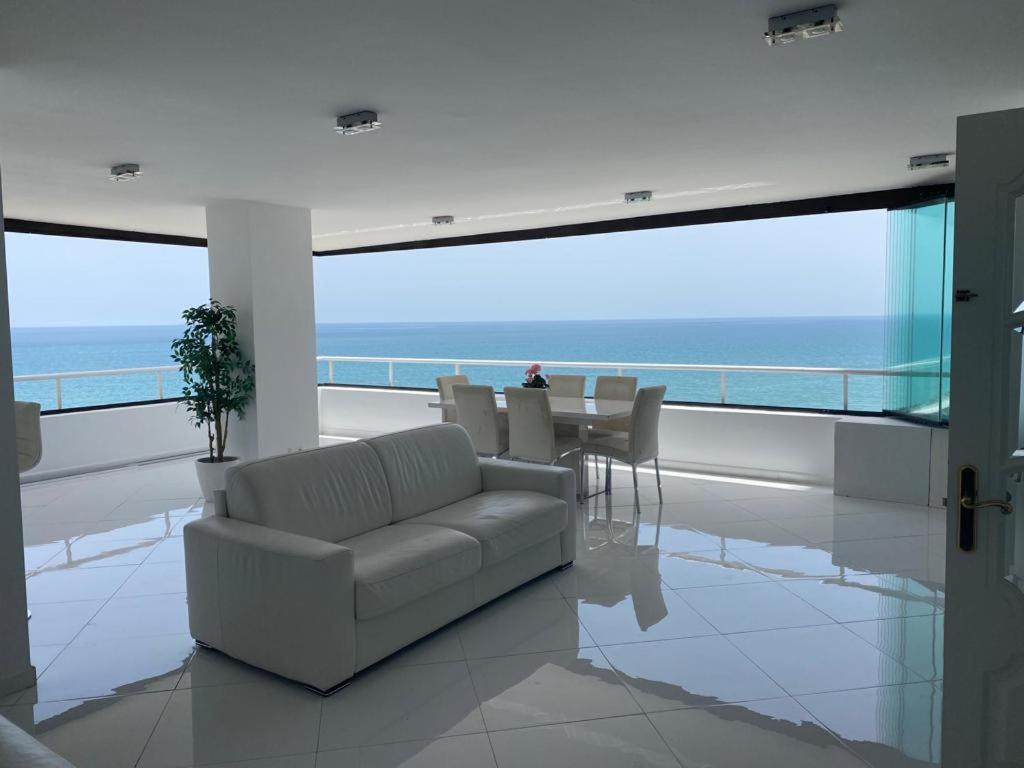 דירות טורמולינוס Edificio Playa Mar מראה חיצוני תמונה